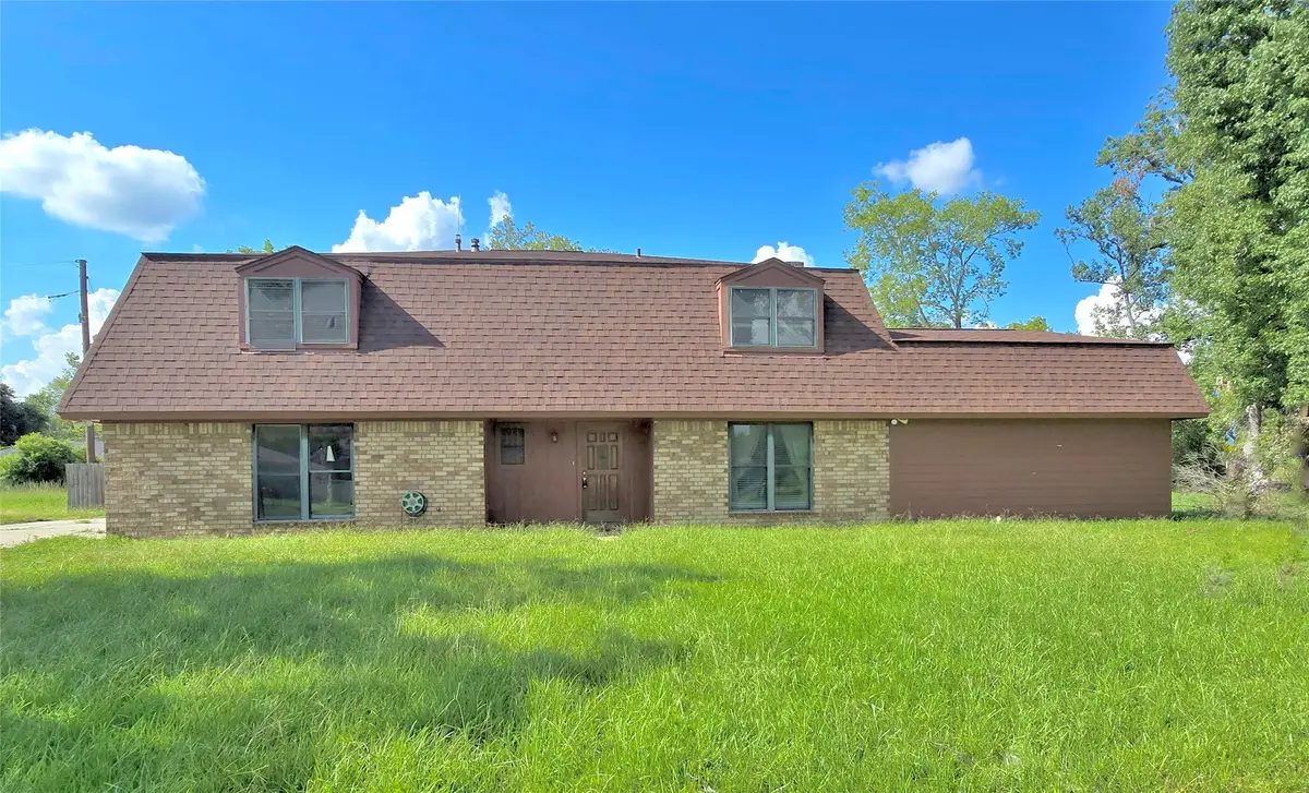 2404 Smith Street W, Orange, TX 77630 - Image #1