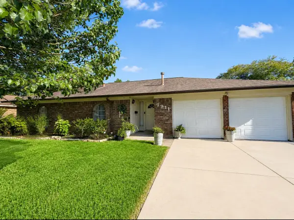 7911 Jonquil Drive, Texas City, TX 77591