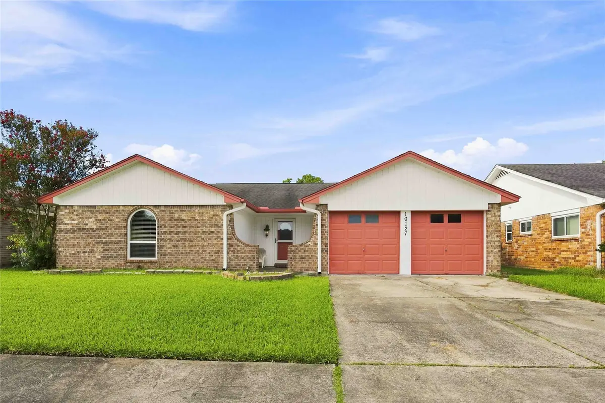 10127 Quiet Hill Road, La Porte, TX 77571 - #1
