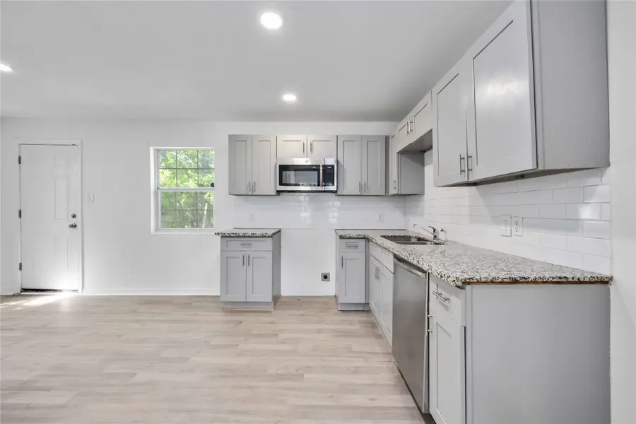 5033 Doolittle Boulevard, Houston, TX 77033 - Image #2