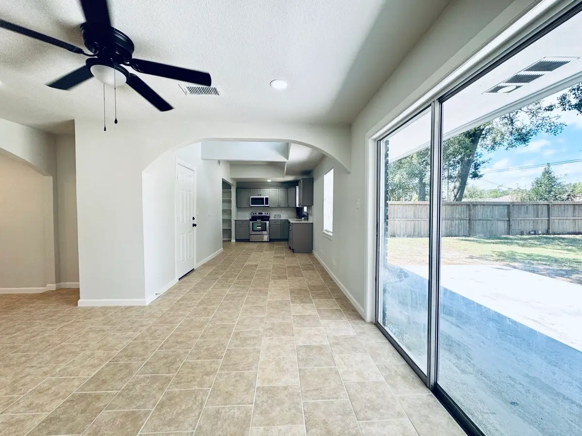 2717 Woodlawn St, Dickinson, TX 77539 - Image #1