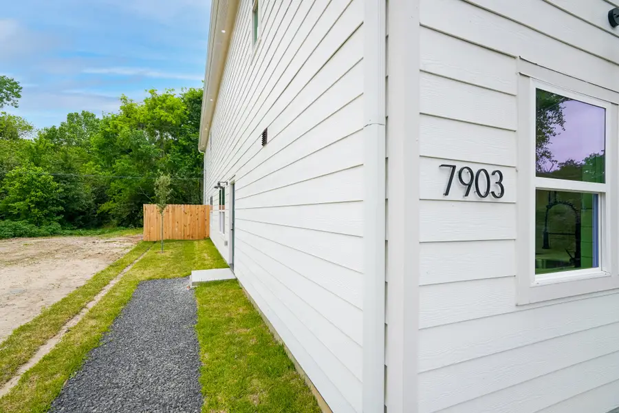 7903 Sunnyhill Street, Houston, TX 77088 - Image #2