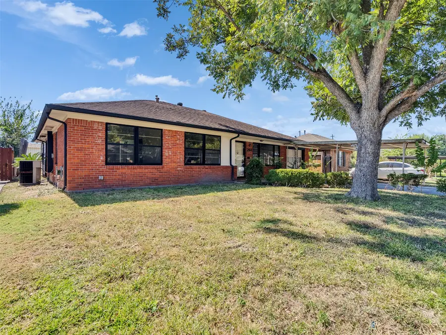 261 W Spreading Oak Drive, Houston, TX 77076 - Image #3