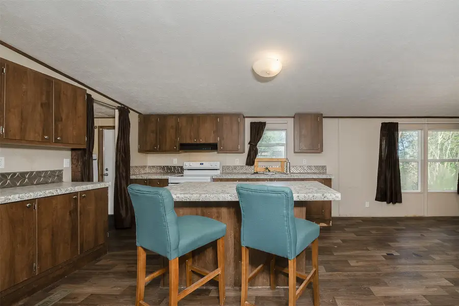 604 Sanders Lane, Franklin, TX 77856 - Image #2