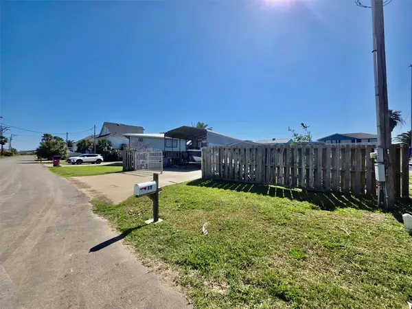 17 King Fish Lane, Freeport, TX 77541