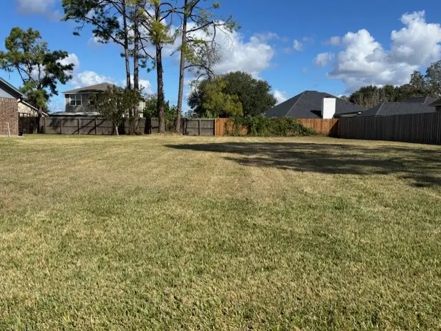 404 S Amherst Drive, West Columbia, TX 77486 - Image #2