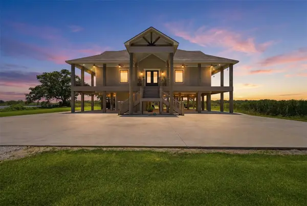 7165 Backridge Road, Sabine Pass, TX 77655