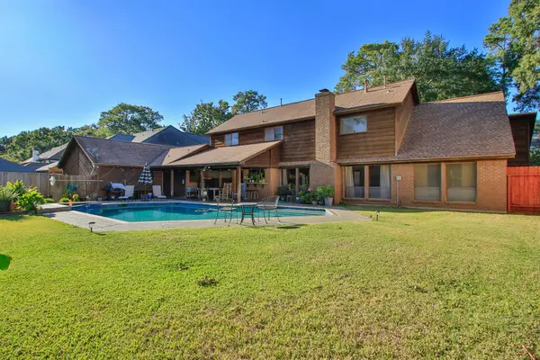 6723 Ashmore Drive, Houston, TX 77069