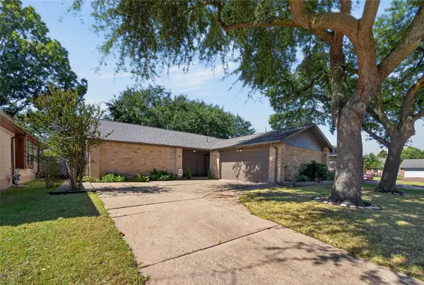 3706 Luton Park Drive, Houston, TX 77082