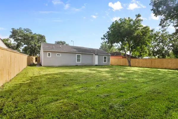 2202 Garvey Drive, Pasadena, TX 77506 - Image #3