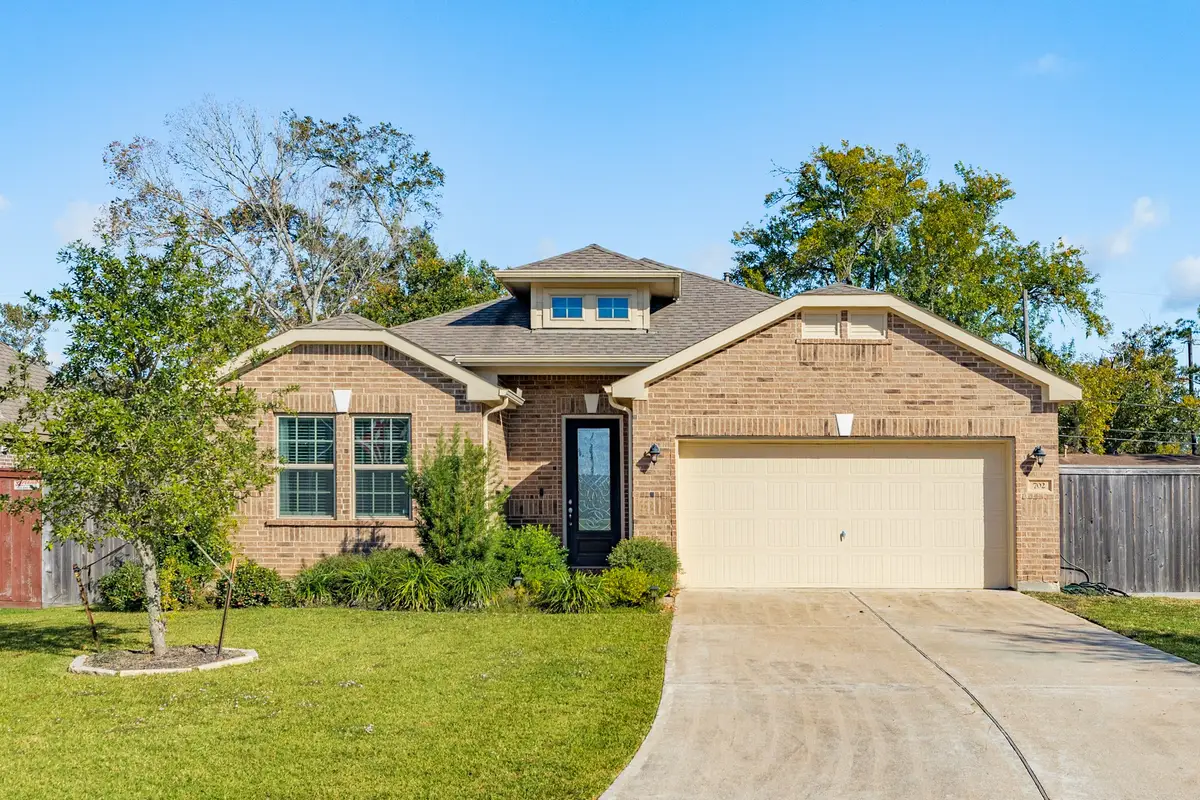 702 Shadow Bend, Richwood, TX 77531 - Image #1