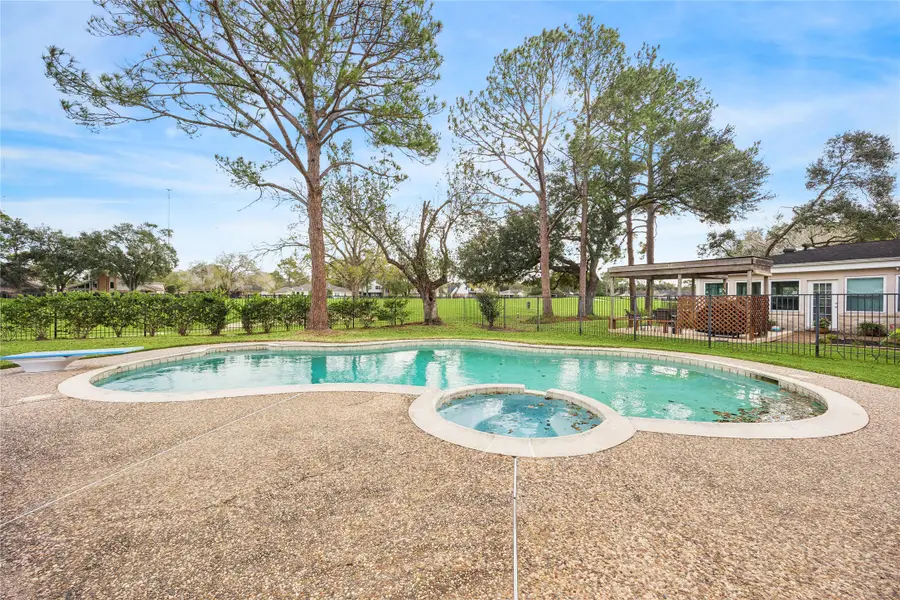 2102 N Fountain Valley Drive, Missouri City, TX 77459 - Image #3