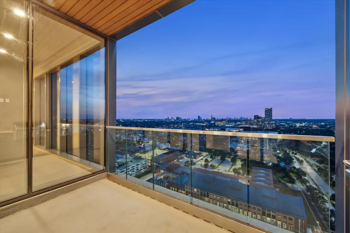 1711 Allen Parkway #2402, Houston, TX 77019 - Image #1