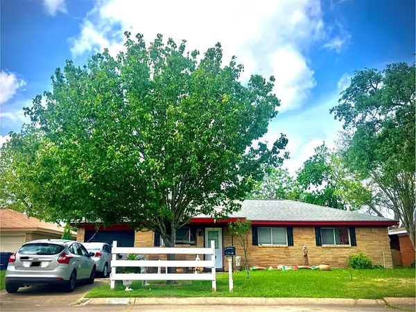 2922 18th Avenue N, Texas City, TX 77590