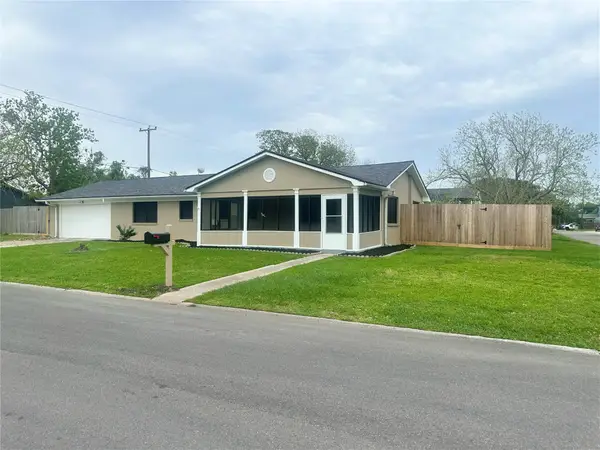 130 Bay Ridge Drive, Baytown, TX 77523