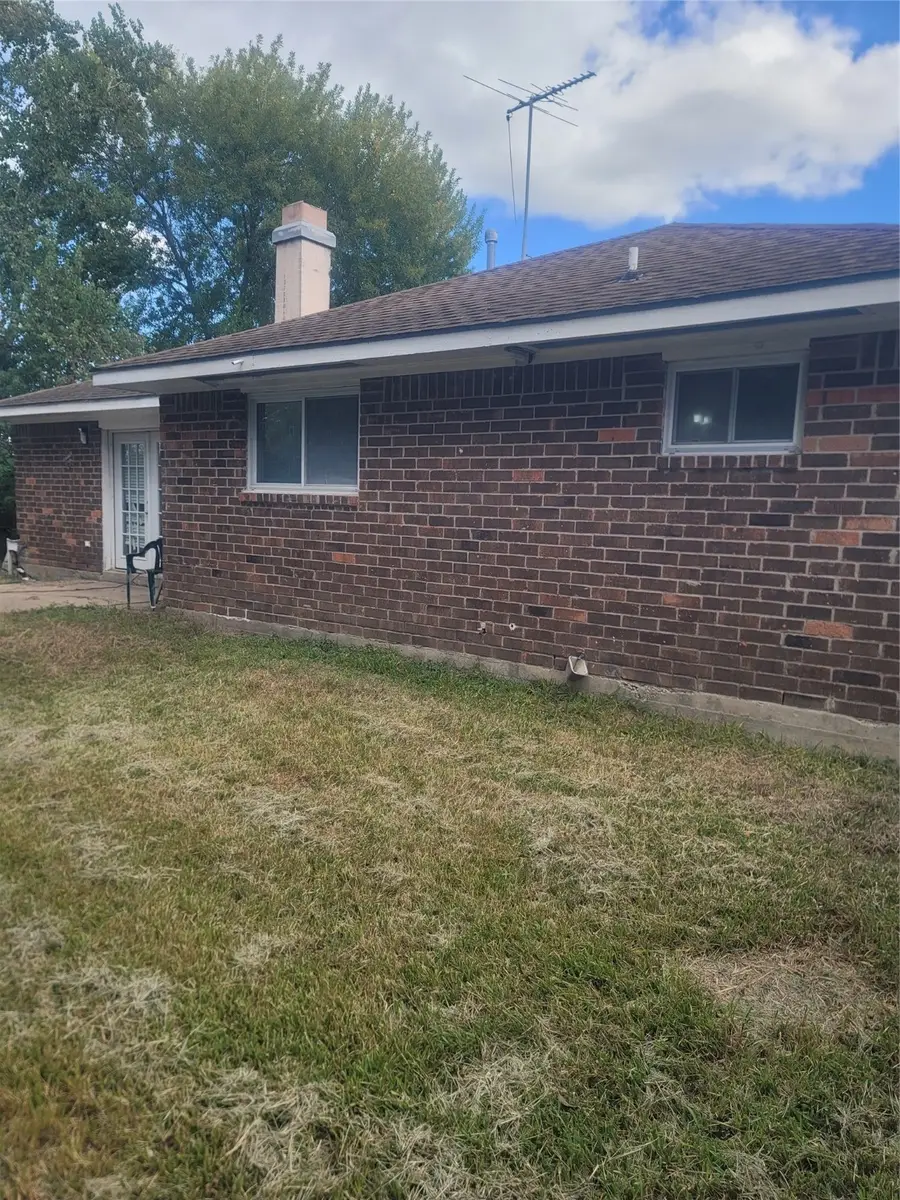 3302 Gladwyne Lane, La Porte, TX 77571 - Image #2