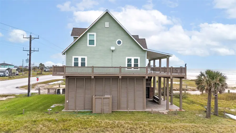 997 Austin Street, Gilchrist, TX 77617 - Image #3