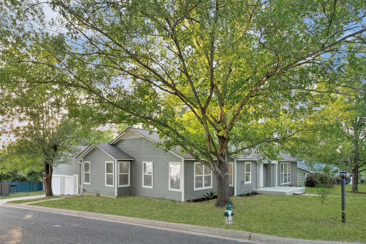 1930 Avenue P, Huntsville, TX 77340 - Image #1