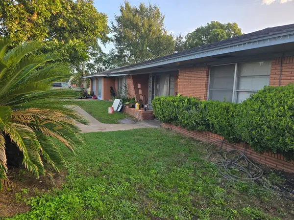 916 Meyer Street, Sealy, TX 77474