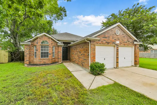 10534 Twin Circle Dr, Montgomery, TX 77356