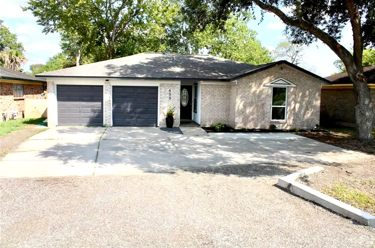 533 S Downing Road, Angleton, TX 77515 - Image #1