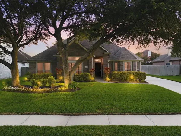 9405 Sundown Drive, Pearland, TX 77584