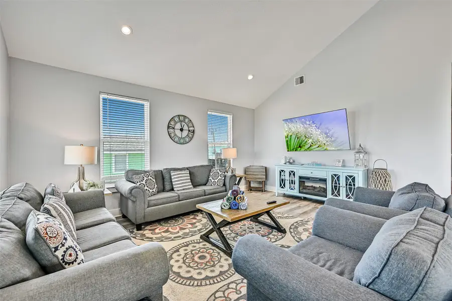 4207 Navarro Drive, Galveston, TX 77554 - Image #3