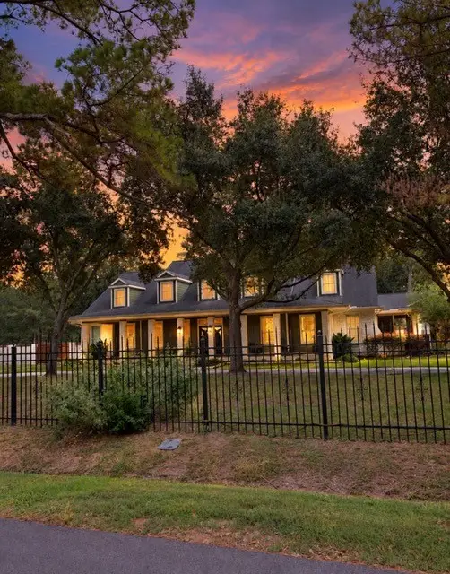 10 Rollingwood Drive, Houston, TX 77080
