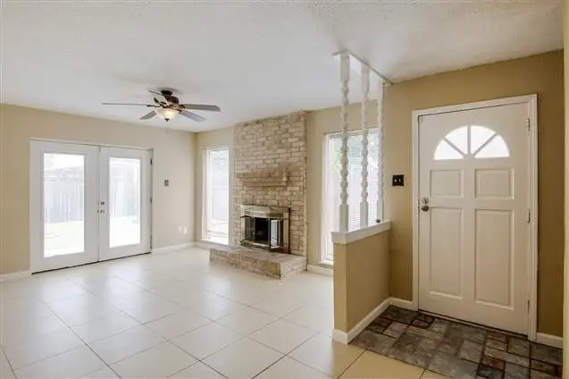 411 S Austin Street, Webster, TX 77598 - #3