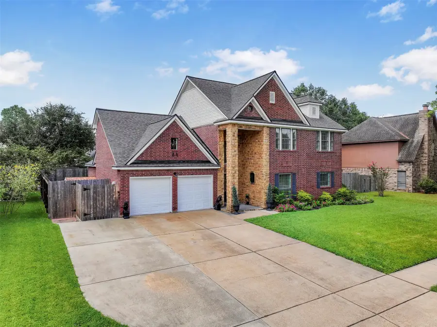 1501 W Castlewood Avenue, Friendswood, TX 77546 - #3