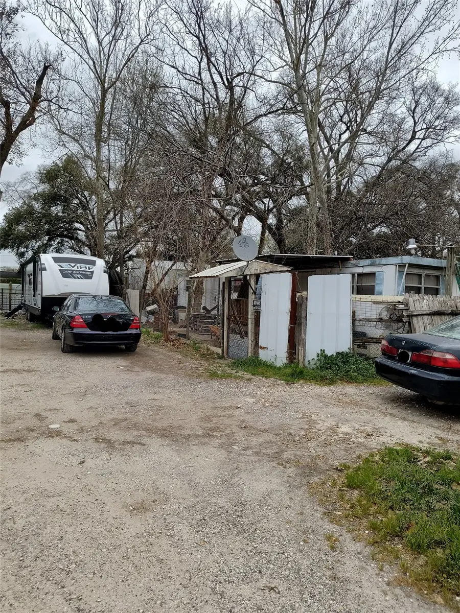 113 Busch Street #5, Houston, TX 77060 - Image #3