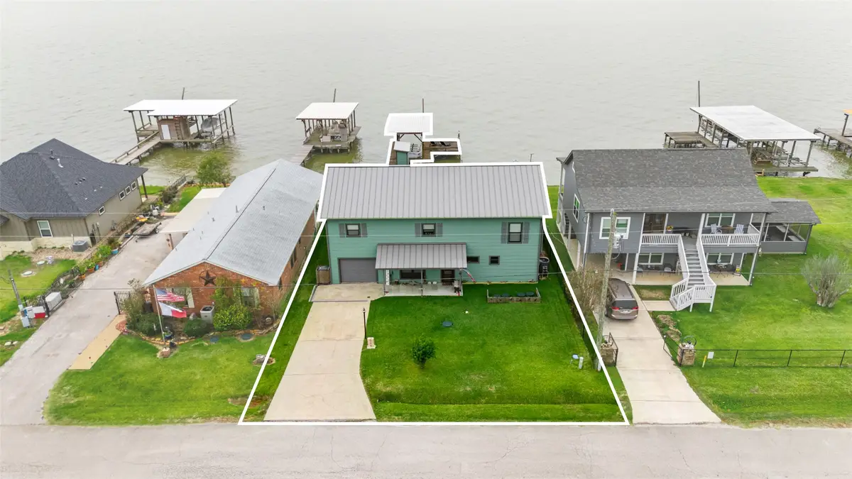 308 Lakeshore S, Onalaska, TX 77360 - Image #1
