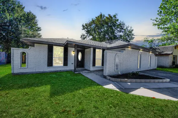 8706 Meadowview Drive, Houston, TX 77037