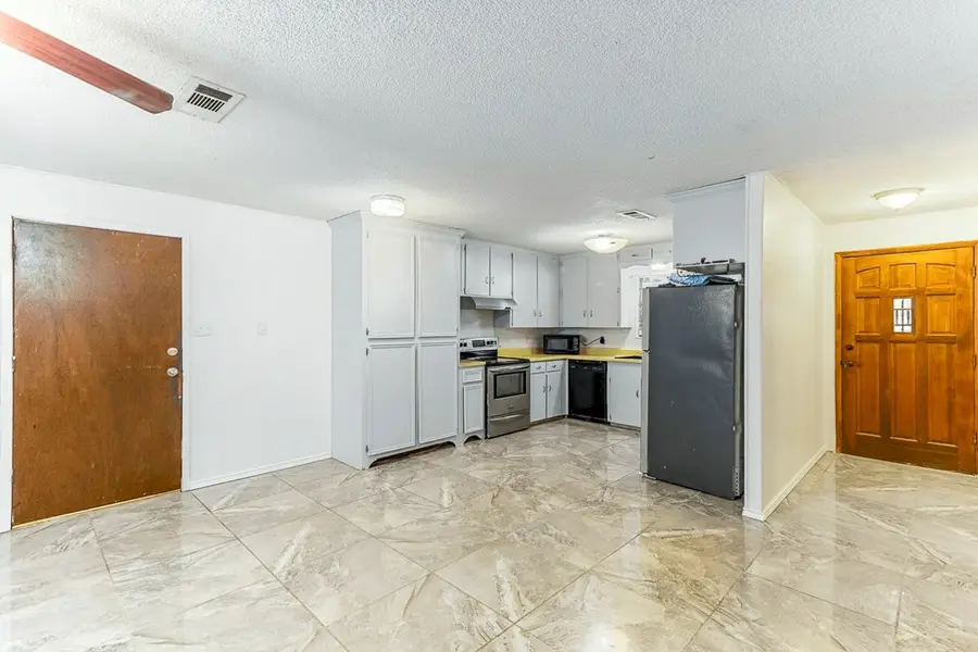 103 S Ringgold Street, West Columbia, TX 77486 - #2