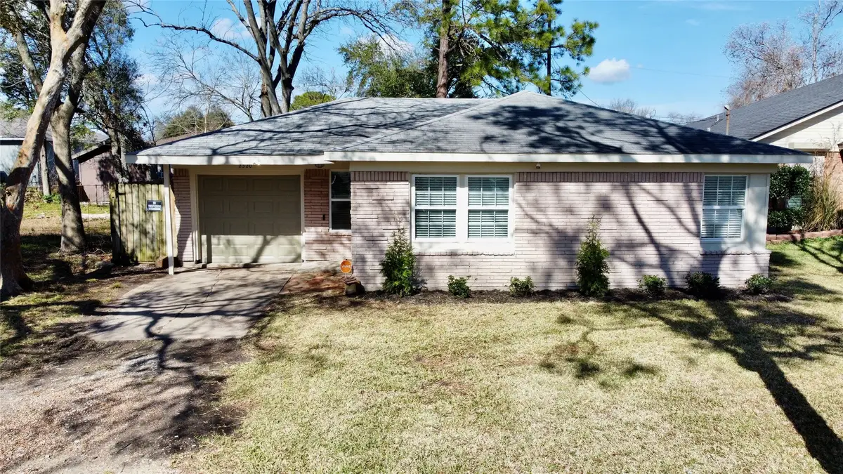 2320 29th Avenue N, Texas City, TX 77590 - Image #1