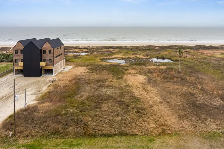 338 Atkinson Street, Crystal Beach, TX 77650 - Image #2