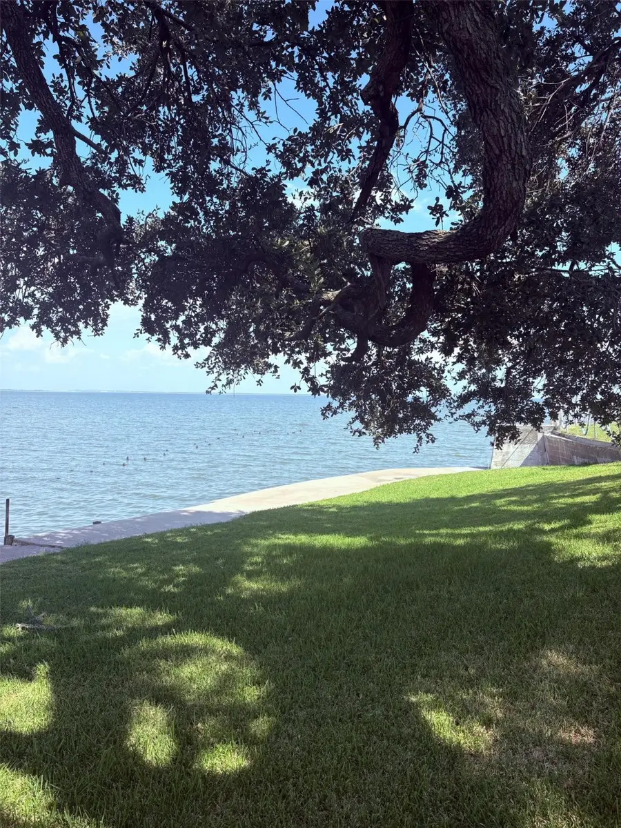 6 Pine Bluff Street, La Porte, TX 77571 - Image #2