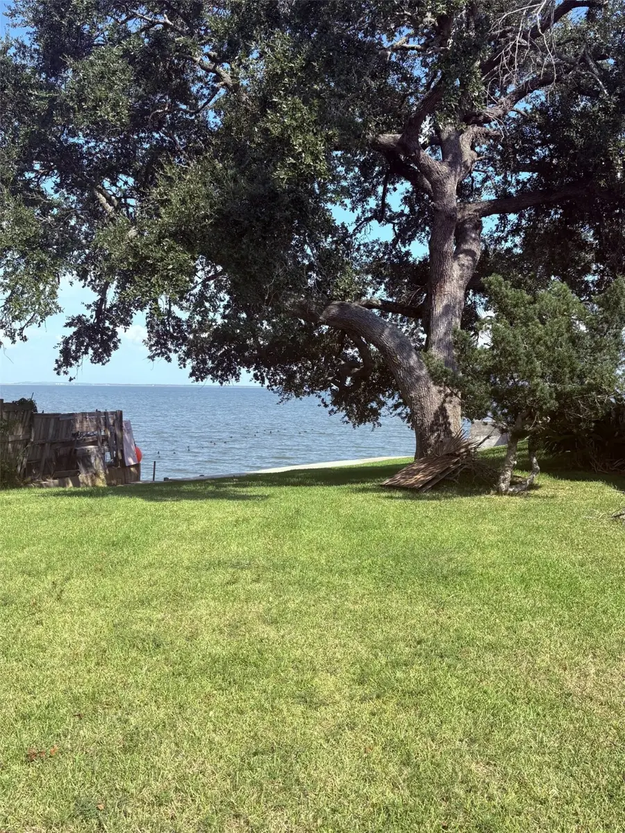 6 Pine Bluff Street, La Porte, TX 77571 - Image #3