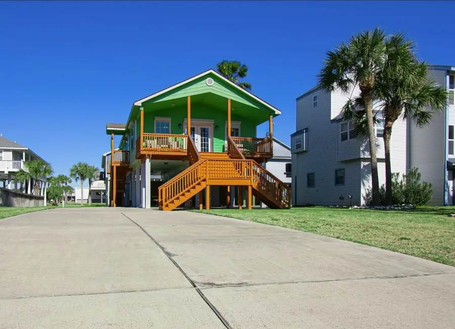 13714 Pirates Beach Boulevard, Galveston, TX 77554 - Image #2