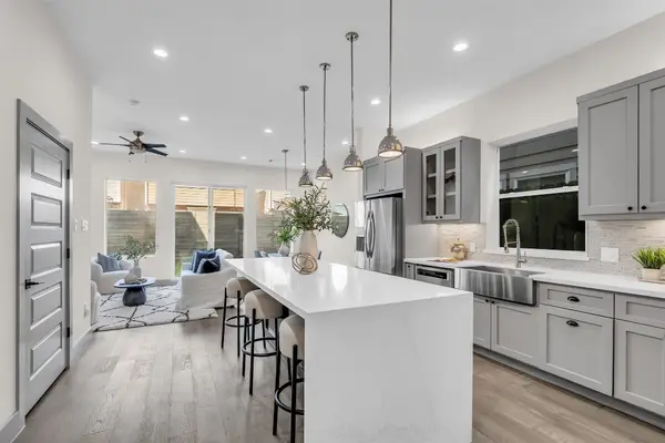 1207 E 28th Street, Houston, TX 77009