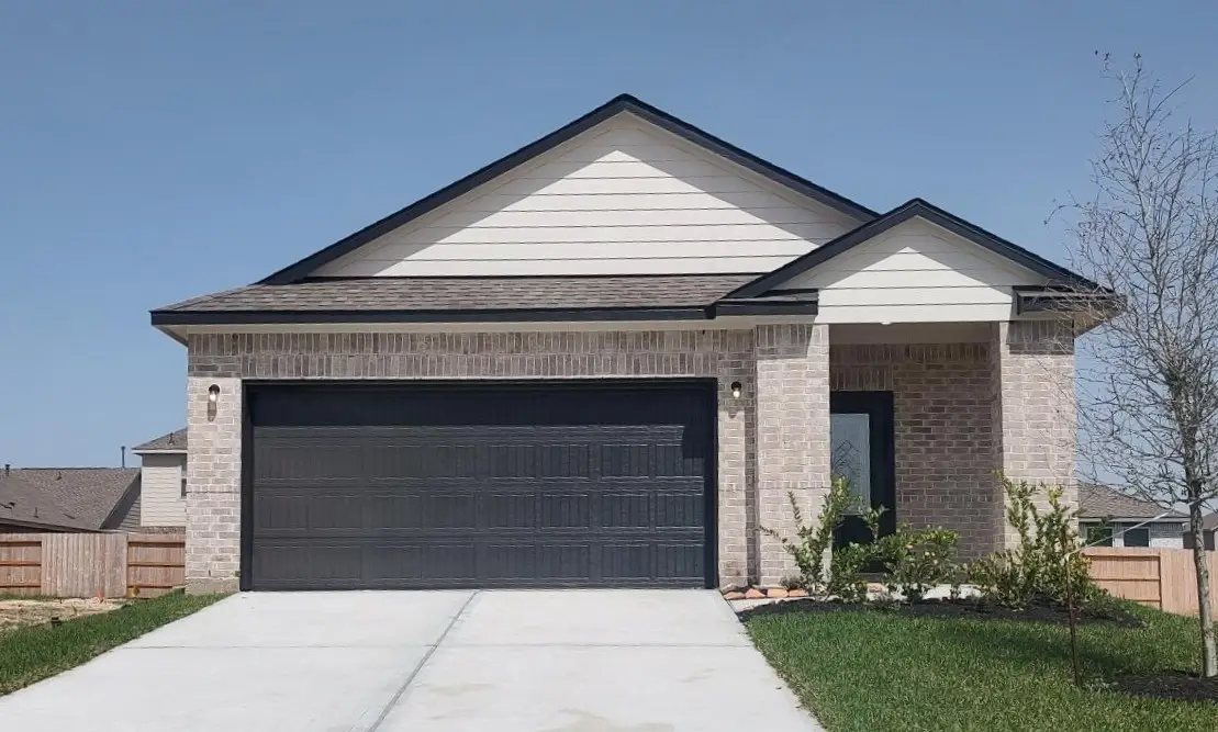 3191 Savannah Rose Drive, Angleton, TX 77515 - Image #1