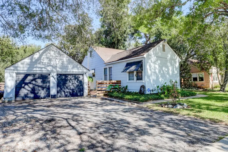 440 W Brazos Avenue, West Columbia, TX 77486 - Image #2