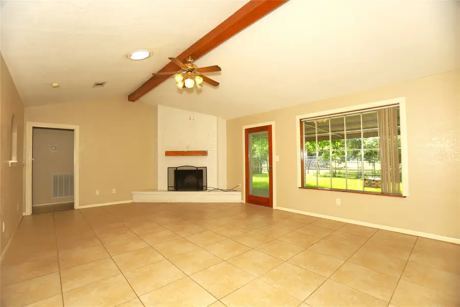 232 Wayne Drive, Clute, TX 77531 - Image #3