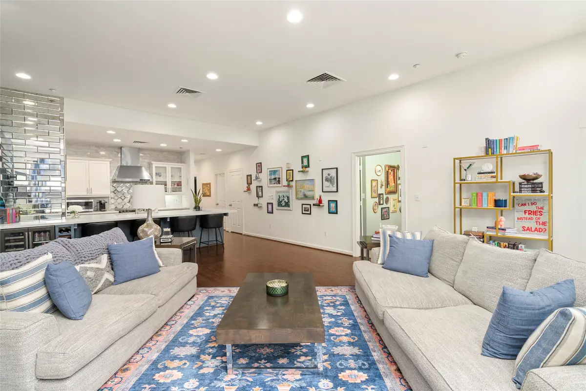 914 Main Street #1008, Houston, TX 77002 - #1