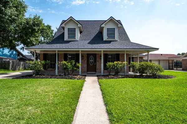 4711 Burning Tree Drive, Baytown, TX 77521
