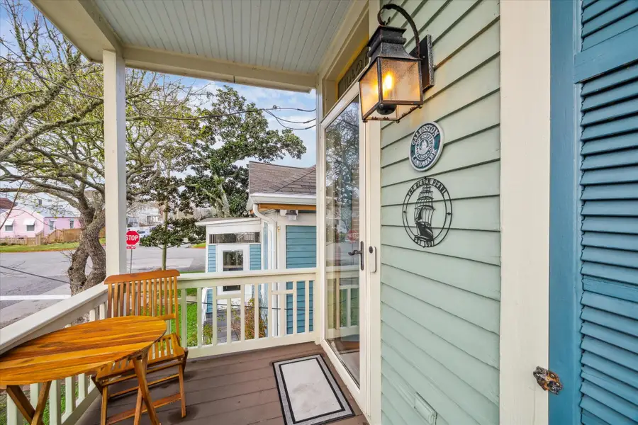 1426 Avenue M, Galveston, TX 77550 - Image #3