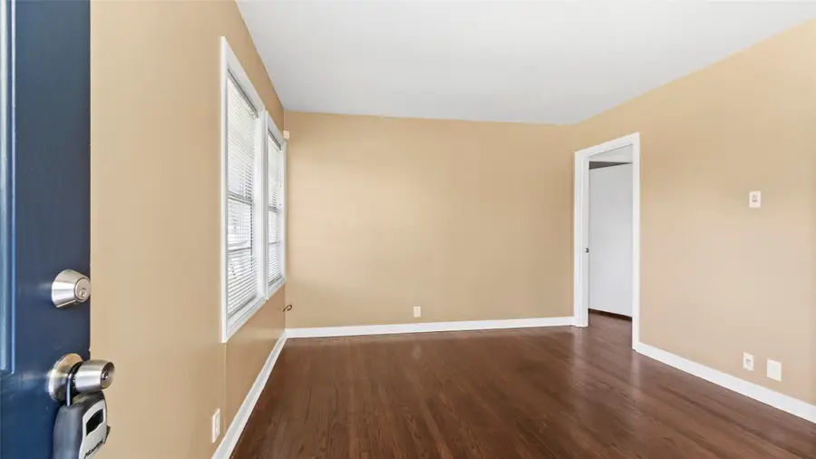 2001 14th Avenue N, Texas City, TX 77590 - #3