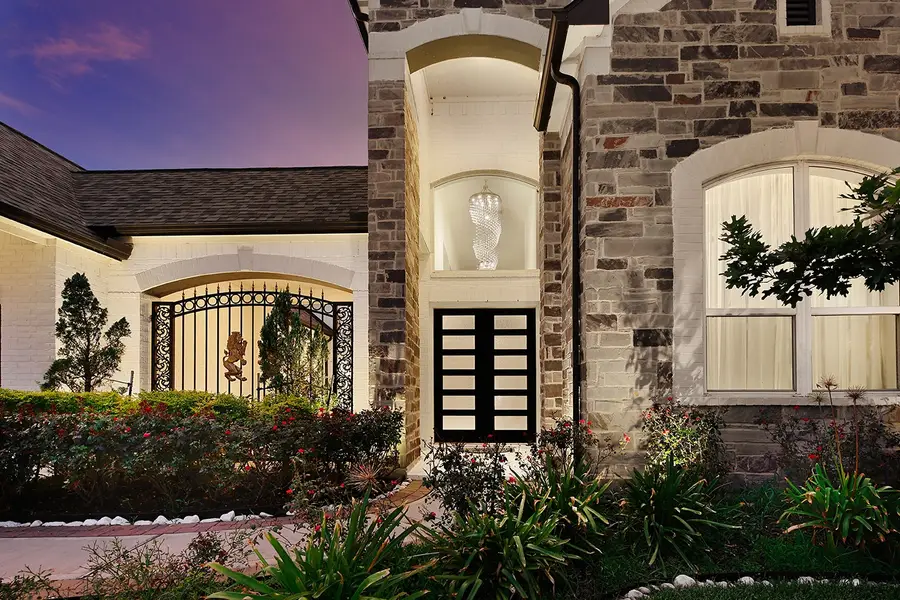 25031 Karacabey Court, The Woodlands, TX 77389 - Image #2