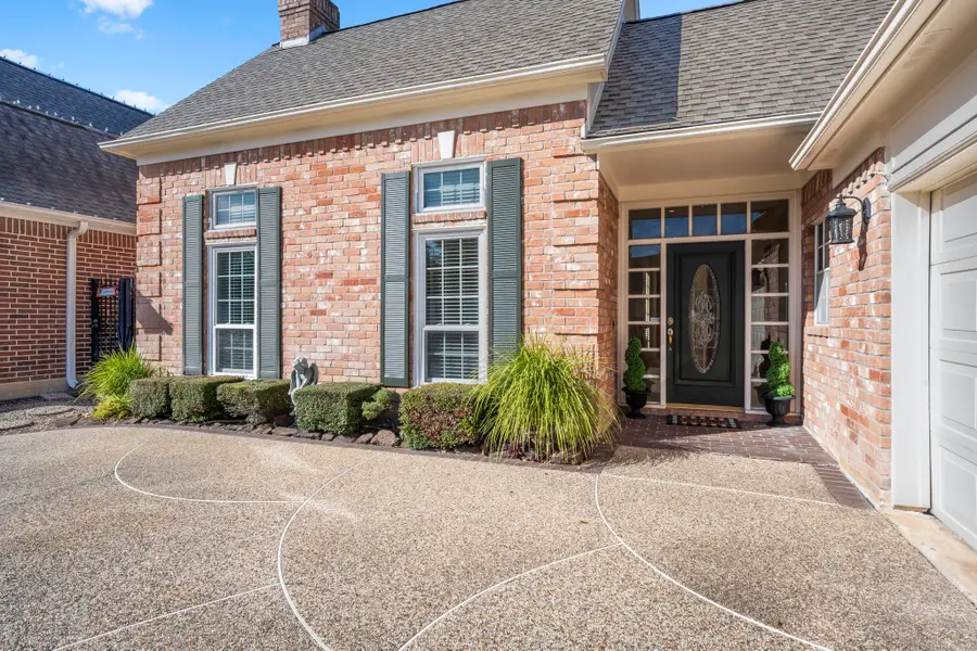 5702 Glen Pines Drive, Houston, TX 77069 - Image #2