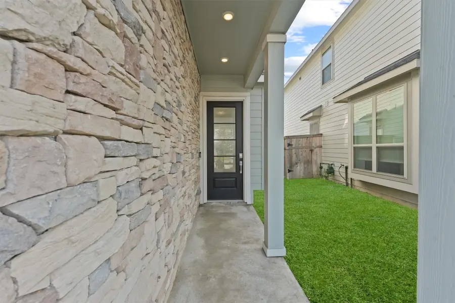 5447 Holly Haven Court, Fulshear, TX 77441 - Image #2